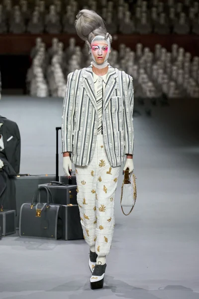 Look 28